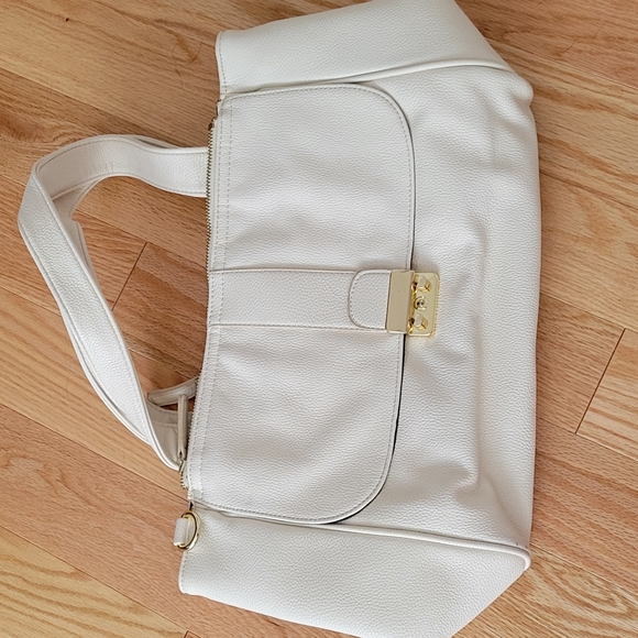 Forever 21 Handbags - Off-white purse
